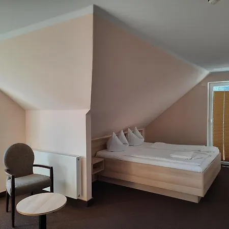 Karl's Burg Gmbh Hotel *