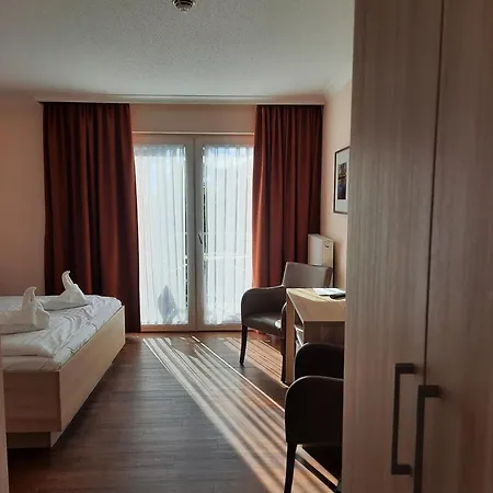 Hotel Karl's Burg Gmbh *